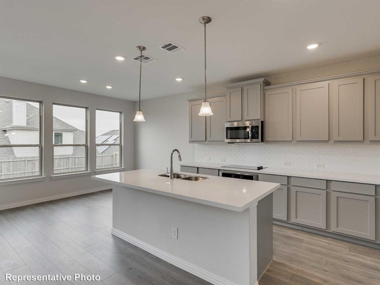 Photo 6 of 13 - 2714 Sellers Island Dr, League City, TX 77573