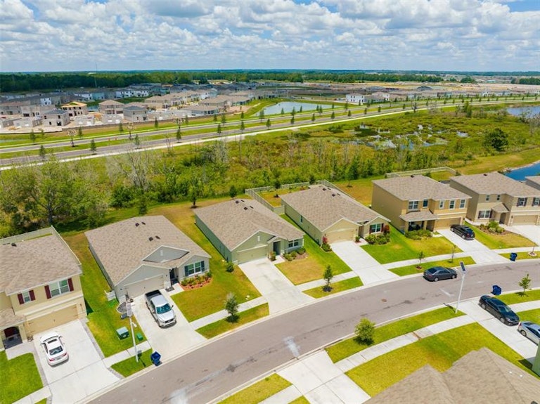 Photo 28 of 34 - 30855 Summer Sun Loop, Wesley Chapel, FL 33545