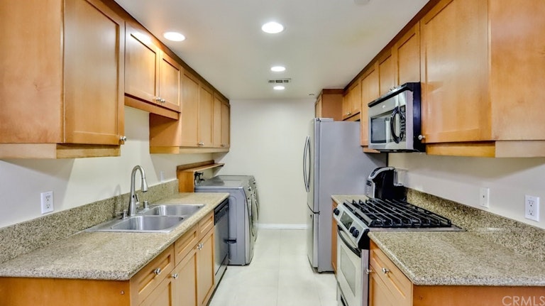 Photo 7 of 16 - 17230 Newhope St #113, Fountain Valley, CA 92708