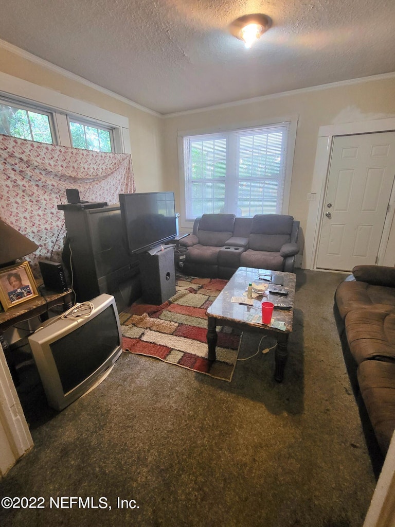 Photo 3 of 11 - 1630 W 36th St, Jacksonville, FL 32209