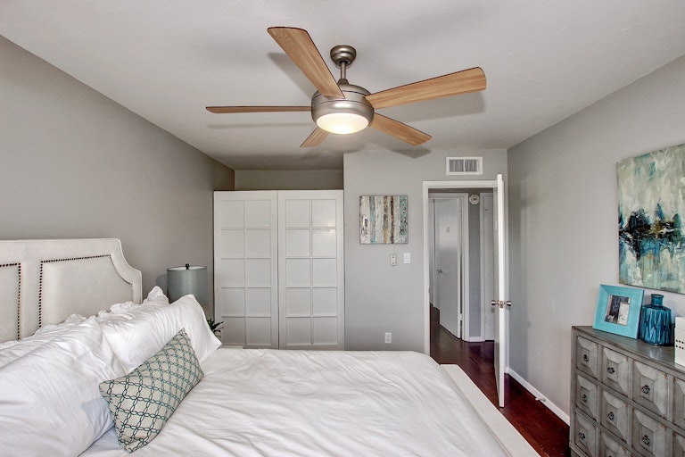 Photo 5 of 25 - 8730 E Hubbell St, Scottsdale, AZ 85257