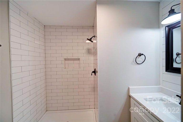 Photo 26 of 34 - 434 Norton Rd, Mount Holly, NC 28120