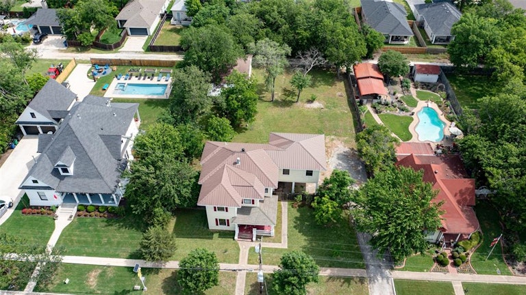 Photo 40 of 40 - 613 E Marvin Ave, Waxahachie, TX 75165
