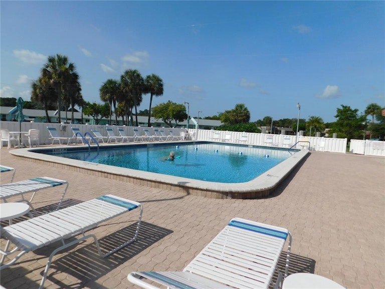 Photo 17 of 18 - 4006 34th Ave W #80, Bradenton, FL 34205