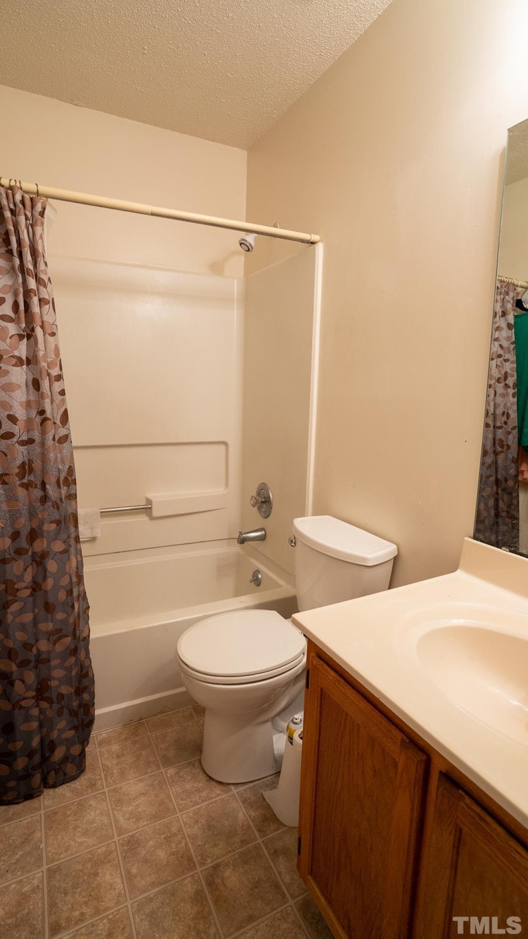 Photo 17 of 25 - 103 Coralbell Ct, Durham, NC 27703