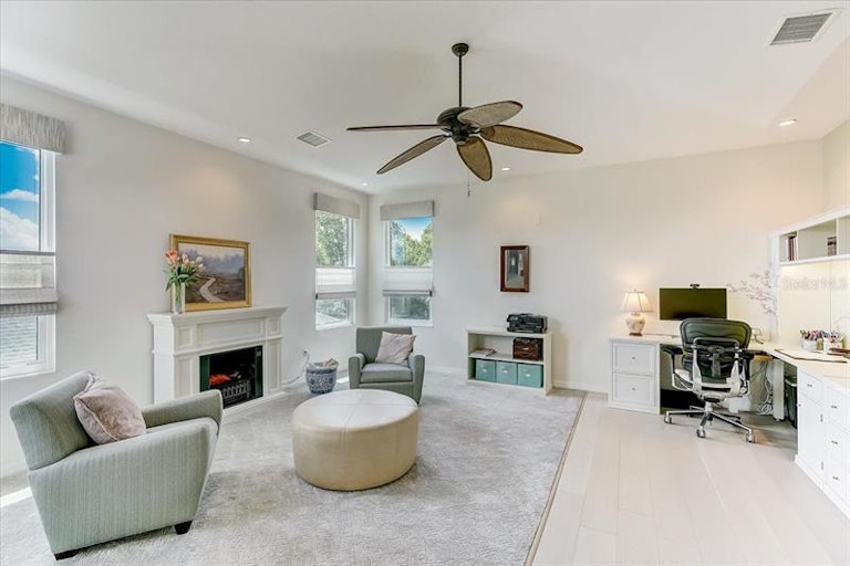 Photo 34 of 53 - 7711 Ashley Cir, Bradenton, FL 34201