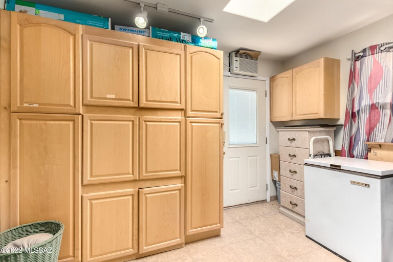 Photo 38 of 45 - 712 S Kenyon Ct, Tucson, AZ 85710