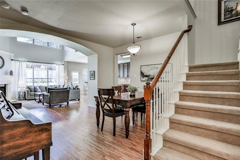 Photo 9 of 32 - 3949 Diamond Ridge Dr, Fort Worth, TX 76244