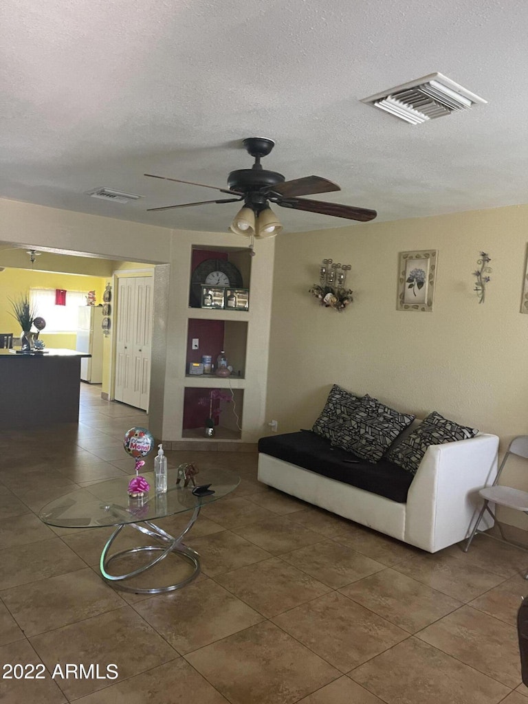 Photo 7 of 28 - 6414 W Avalon Dr, Phoenix, AZ 85033