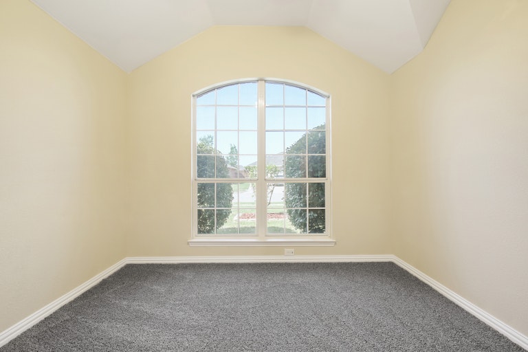 Photo 15 of 25 - 1012 Micah Rd, Burleson, TX 76028