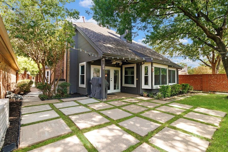 Photo 23 of 25 - 9001 Cumberland Dr, Irving, TX 75063