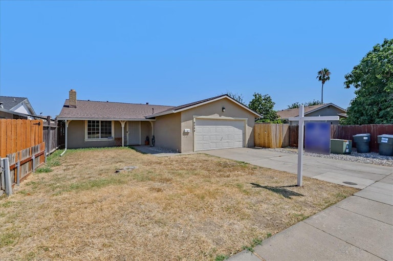 Photo 4 of 33 - 9544 Achates Cir, Sacramento, CA 95826