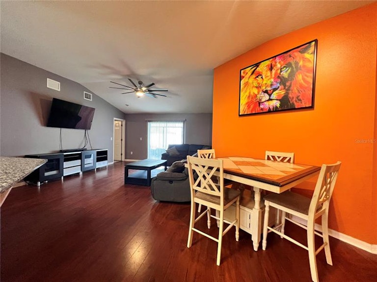Photo 23 of 28 - 8438 Carriage Pointe Dr, Gibsonton, FL 33534