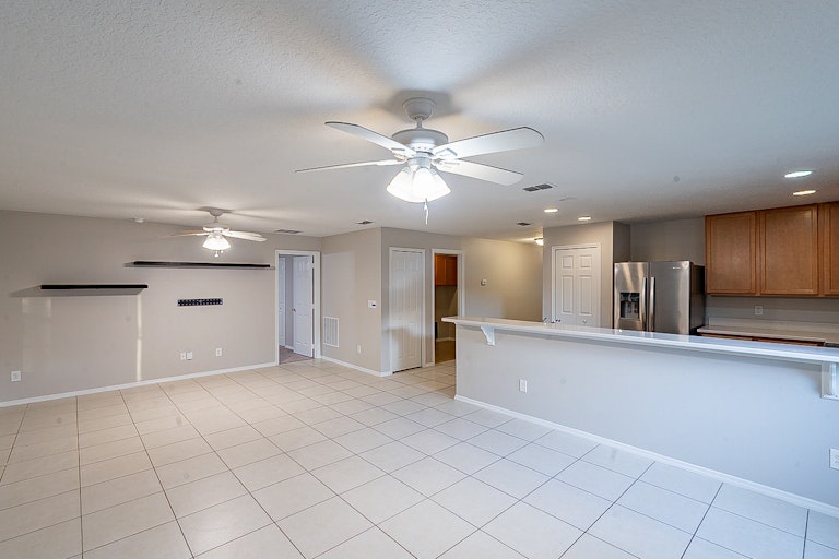 Photo 10 of 24 - 100 Mulberry Branch Ct, Daytona Beach, FL 32124