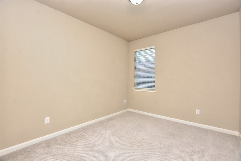 Photo 16 of 27 - 8020 Alophia Dr, Austin, TX 78739