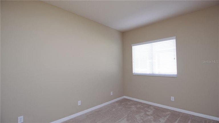 Photo 12 of 25 - 307 Carriage Oak Pl, Seffner, FL 33584