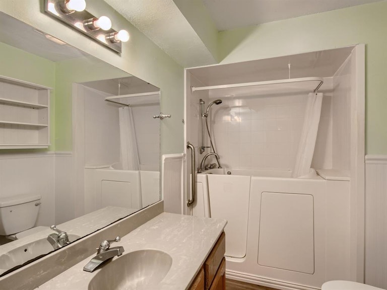 Photo 19 of 26 - 3106 Sanger Creek Way, Waxahachie, TX 75165