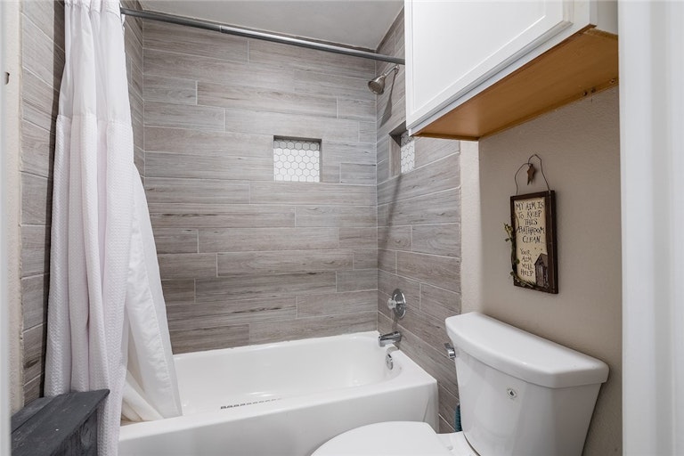 Photo 32 of 40 - 21004 Apache Plum Ln, Pflugerville, TX 78660