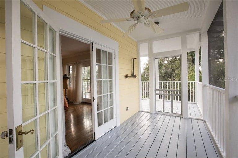 Photo 18 of 25 - 822 Michigan St, Mount Dora, FL 32757