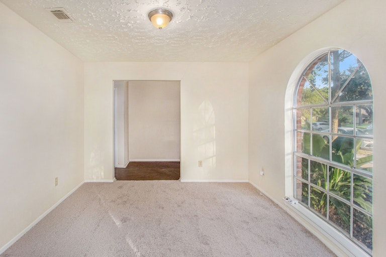 Photo 13 of 17 - 15822 Manfield Dr, Houston, TX 77082