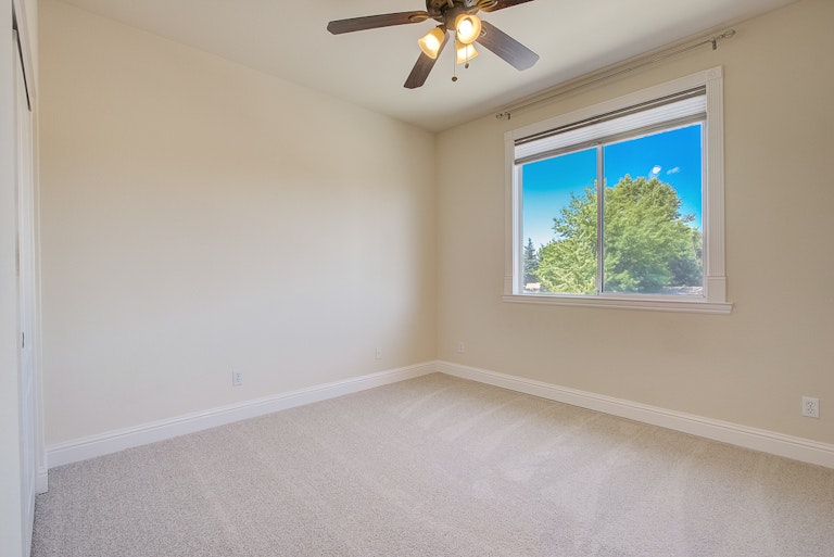 Photo 30 of 41 - 1400 Musgrave Dr, Roseville, CA 95747