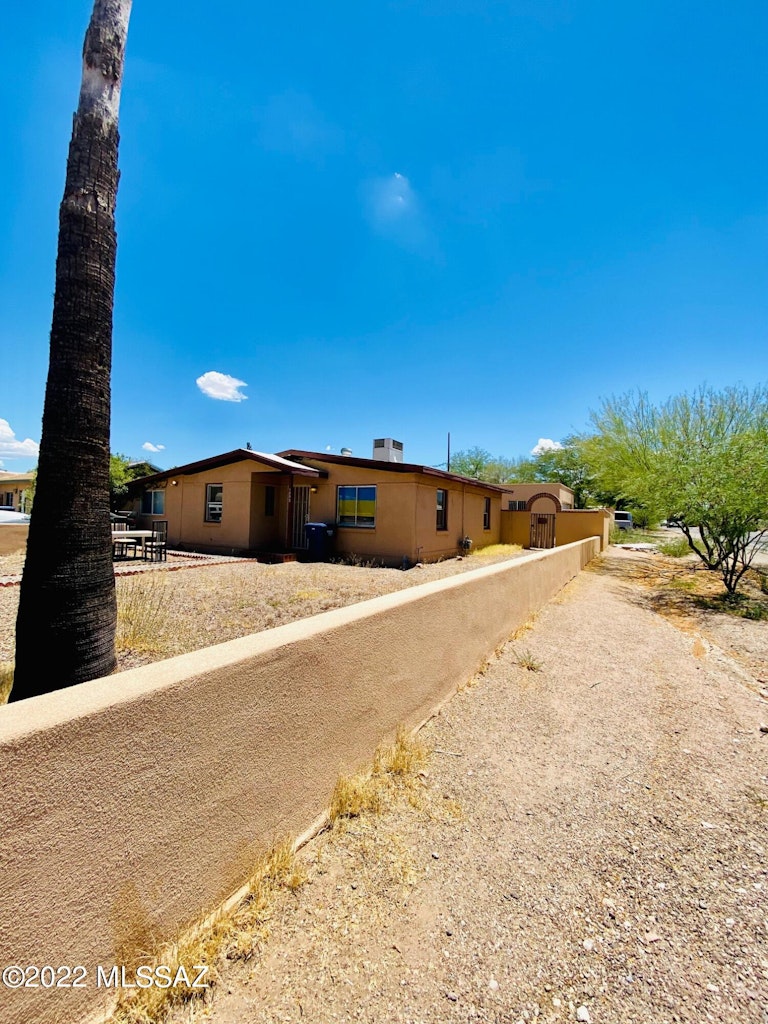 Photo 4 of 39 - 1000 E Alta Vista St, Tucson, AZ 85719