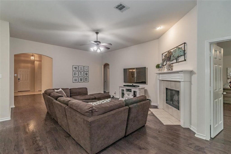 Photo 10 of 32 - 7816 Riverwalk Trl, McKinney, TX 75070