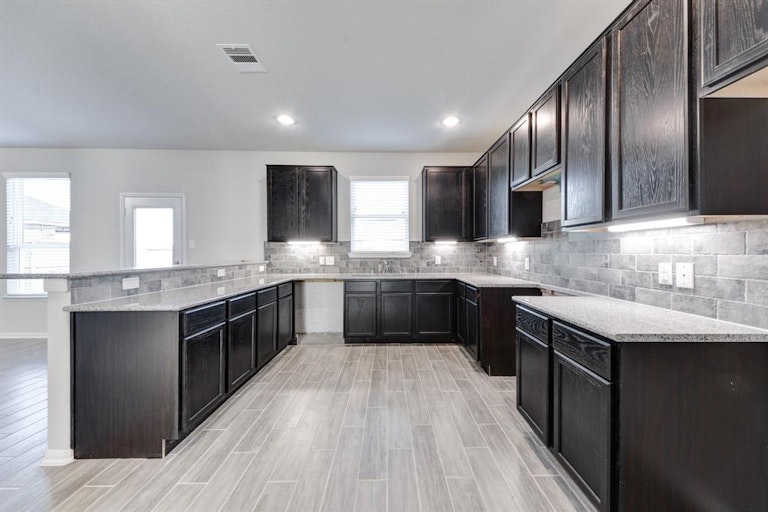 Photo 5 of 19 - 15627 Countesswells Dr, Humble, TX 77346