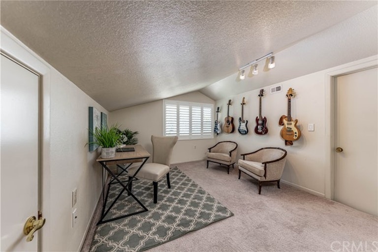 Photo 19 of 42 - 13292 Shepard Way, Santa Ana, CA 92705