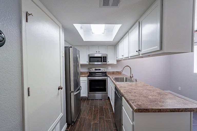 Photo 4 of 22 - 18811 N 19th Ave #1014, Phoenix, AZ 85027