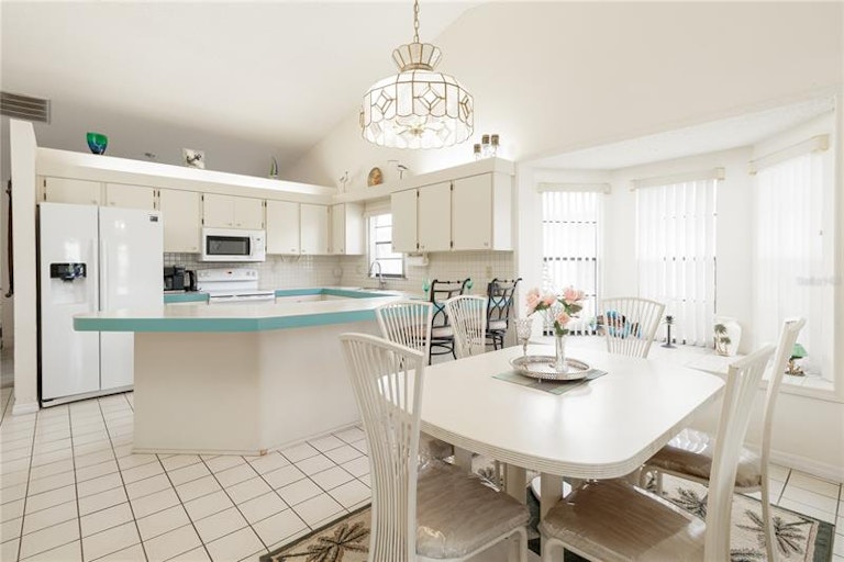 Photo 18 of 44 - 1299 Masada Ln, Spring Hill, FL 34608