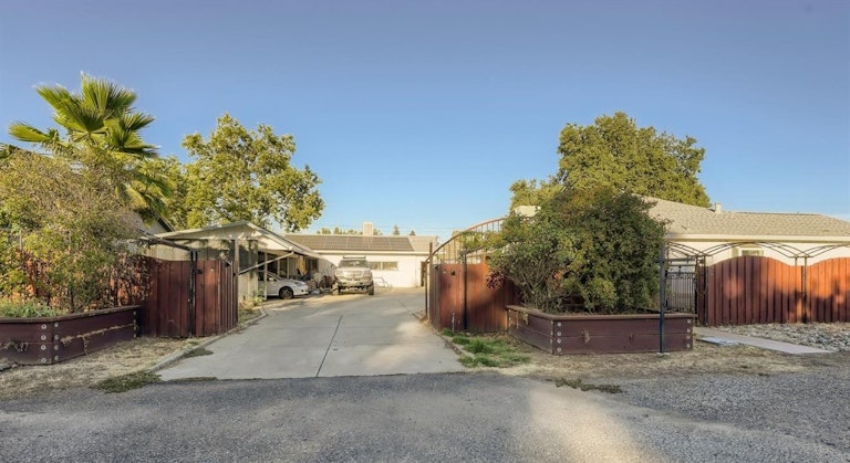 Photo 1 of 35 - 3538 Tarro Way, Carmichael, CA 95608