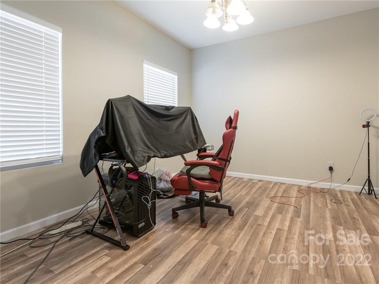 Photo 26 of 35 - 926 Corvus Ct, Charlotte, NC 28216