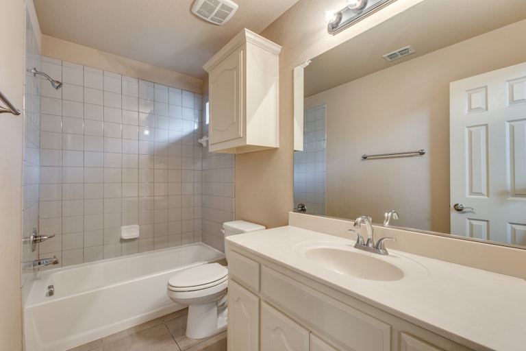 Photo 27 of 38 - 14017 Blueberry Hill Dr, Little Elm, TX 75068