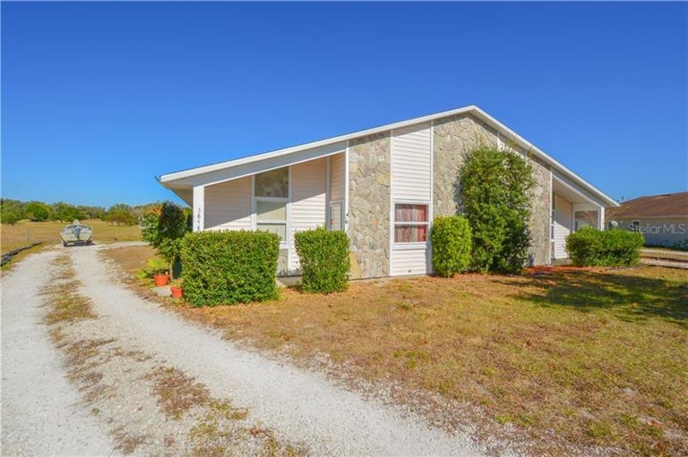 Photo 1 of 18 - 3842 Red Oak Ct, Lake Wales, FL 33898