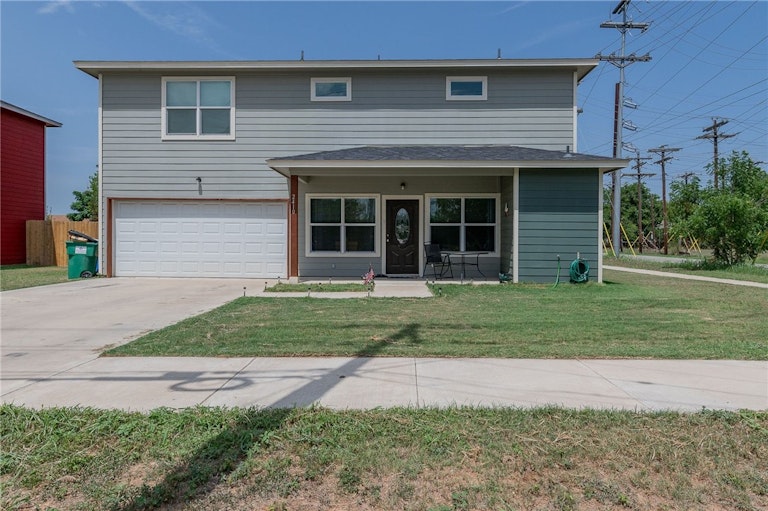 Photo 1 of 20 - 2410 Main St, Bastrop, TX 78602