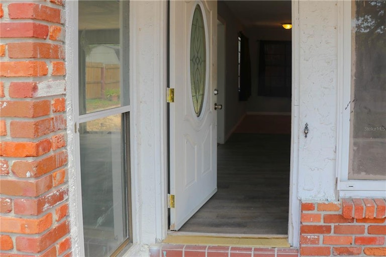 Photo 3 of 26 - 6726 12th St N, Saint Petersburg, FL 33702