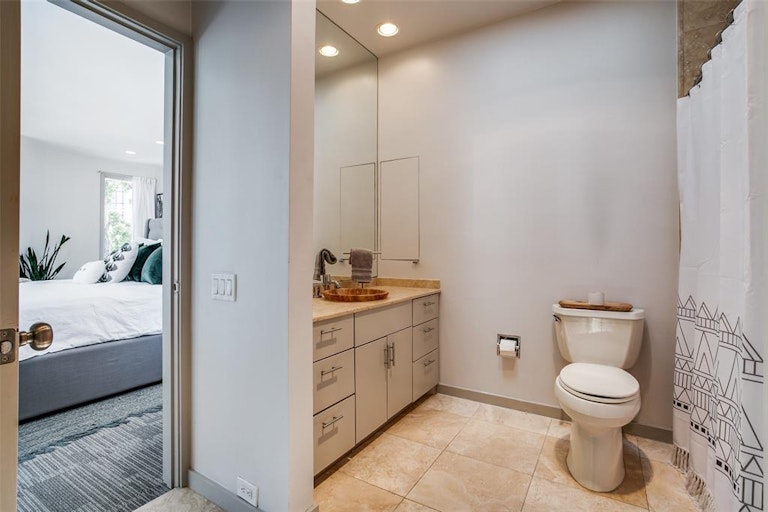 Photo 19 of 25 - 4439 Travis St #105E, Dallas, TX 75205