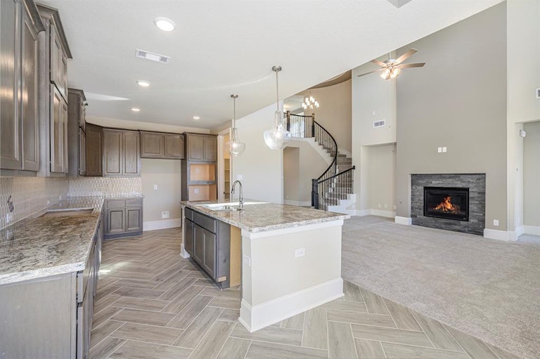 Photo 6 of 25 - 8707 Marina Alto Ln, Cypress, TX 77433
