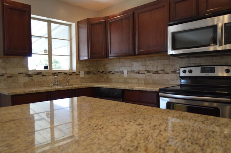Photo 15 of 35 - 2137 W Verde Ln, Phoenix, AZ 85015