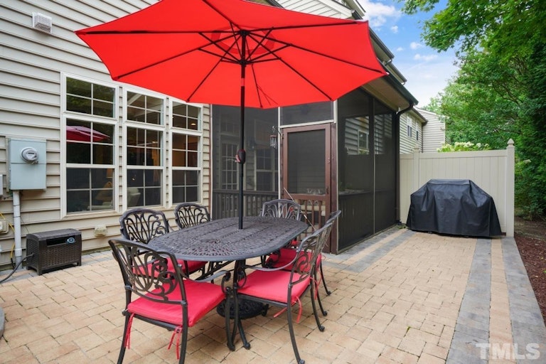 Photo 23 of 41 - 309 Sunstone Dr, Cary, NC 27519