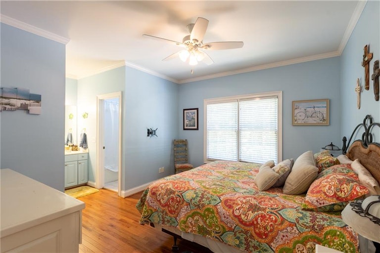 Photo 32 of 80 - 6608 Sweetwater Pt, Flowery Branch, GA 30542