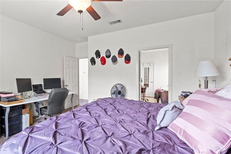 Photo 21 of 39 - 20801 Penny Royal Dr, Pflugerville, TX 78660