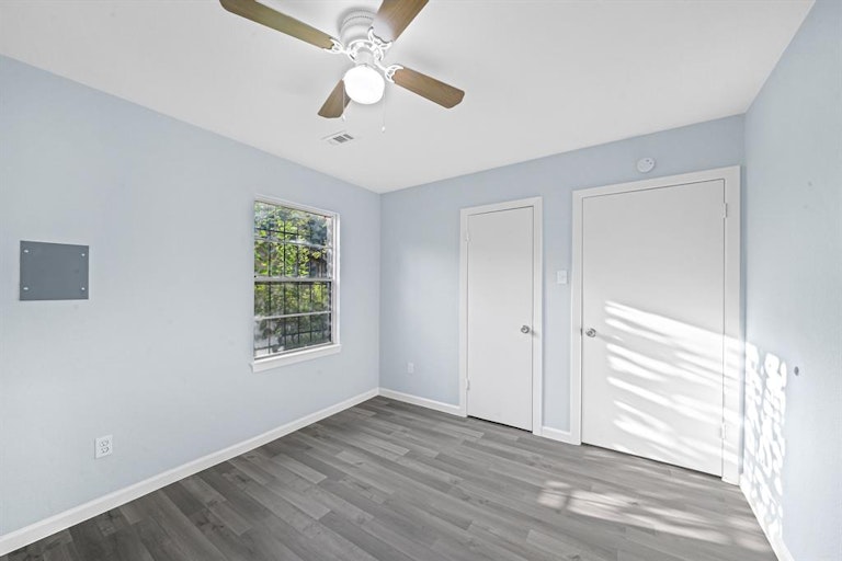 Photo 19 of 19 - 6302 Crane St, Houston, TX 77026
