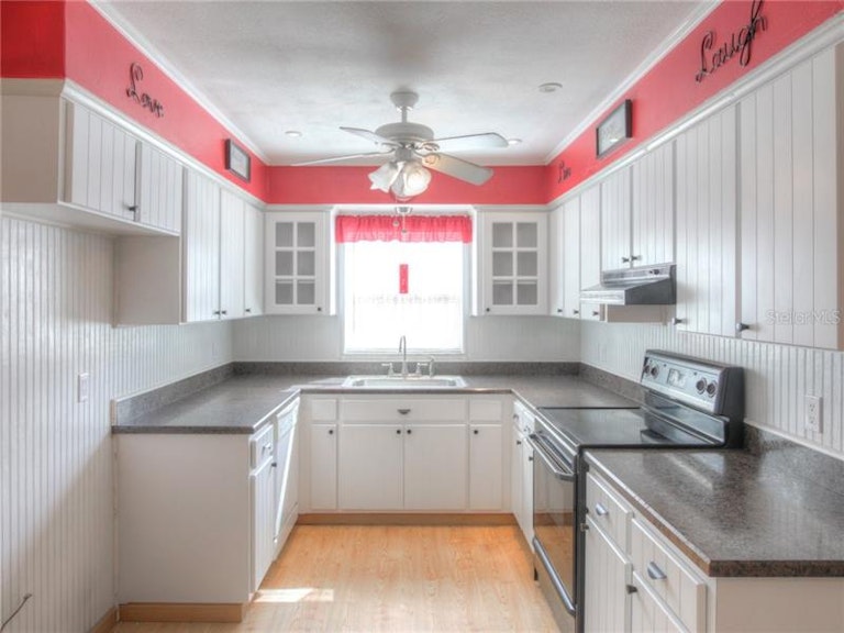 Photo 2 of 23 - 111 Volusia Dr, Winter Haven, FL 33884
