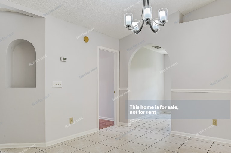 Photo 17 of 37 - 1154 Weyburn Way, Jacksonville, FL 32225