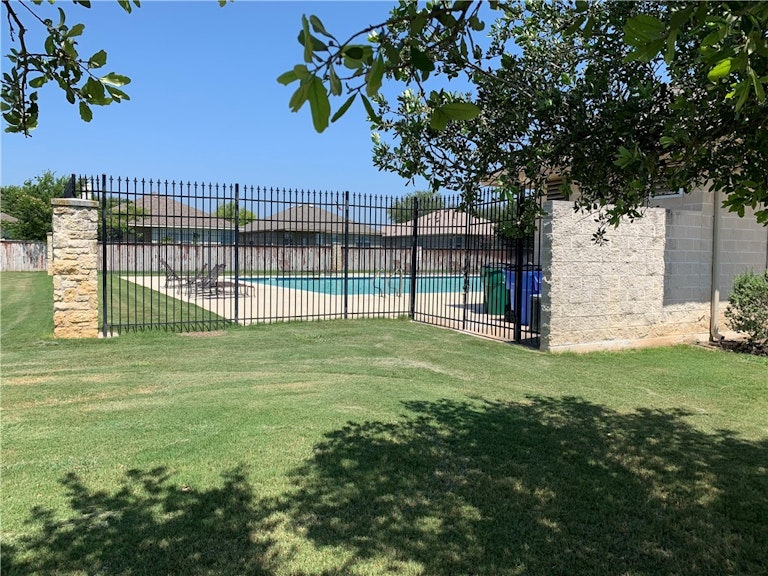 Photo 36 of 40 - 212 Mossberg Ln, Bastrop, TX 78602