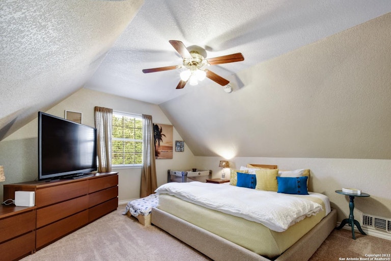 Photo 33 of 51 - 1359 E Ammann Rd, Bulverde, TX 78163