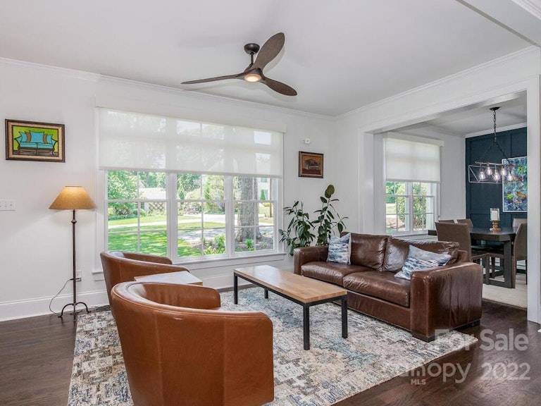 Photo 6 of 39 - 4327 Woodlark Ln, Charlotte, NC 28211