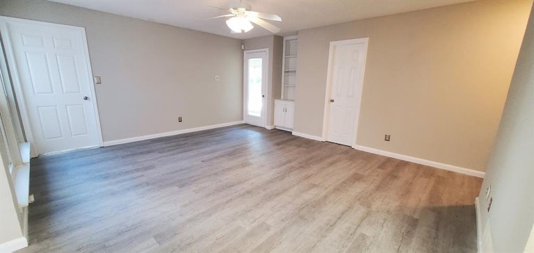 Photo 12 of 18 - 3822 Rochelle Dr, Arlington, TX 76016